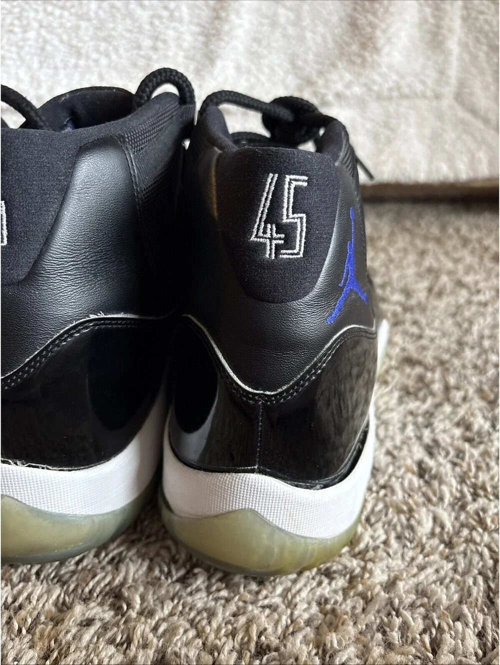 NIKE AIR JORDAN RETRO 11 